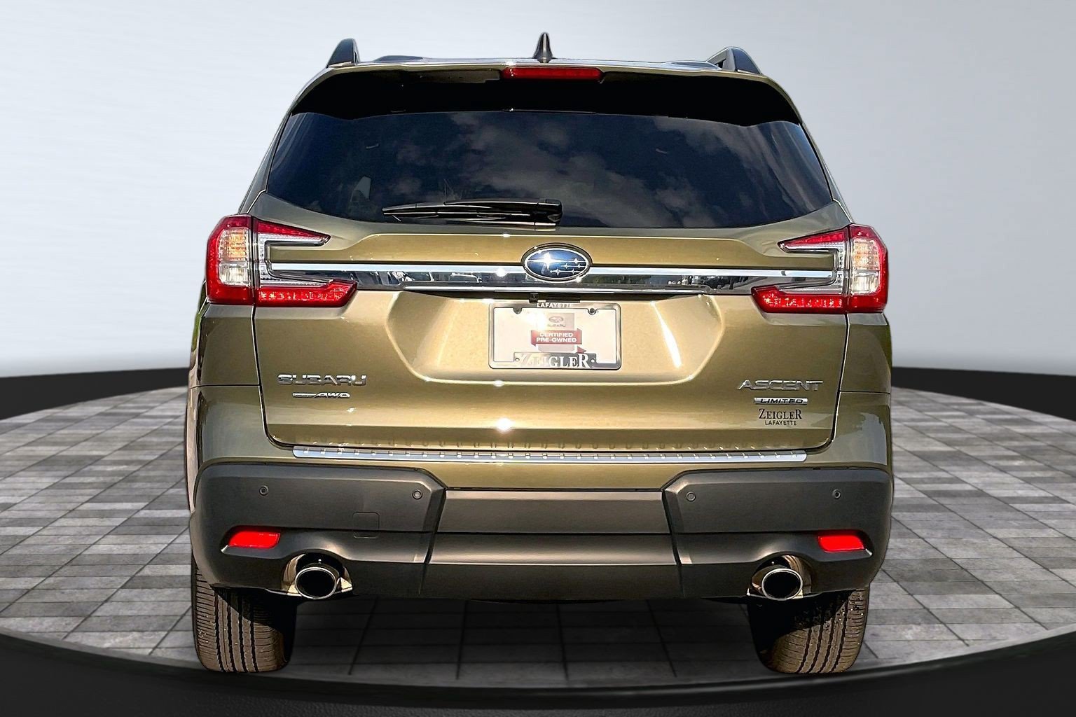 Used 2025 Subaru Ascent Limited AWD/4WD image 4