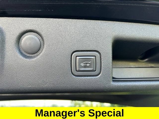 Used 2022 Chevrolet Equinox LT w/ Driver Convenience Package FWD image 37