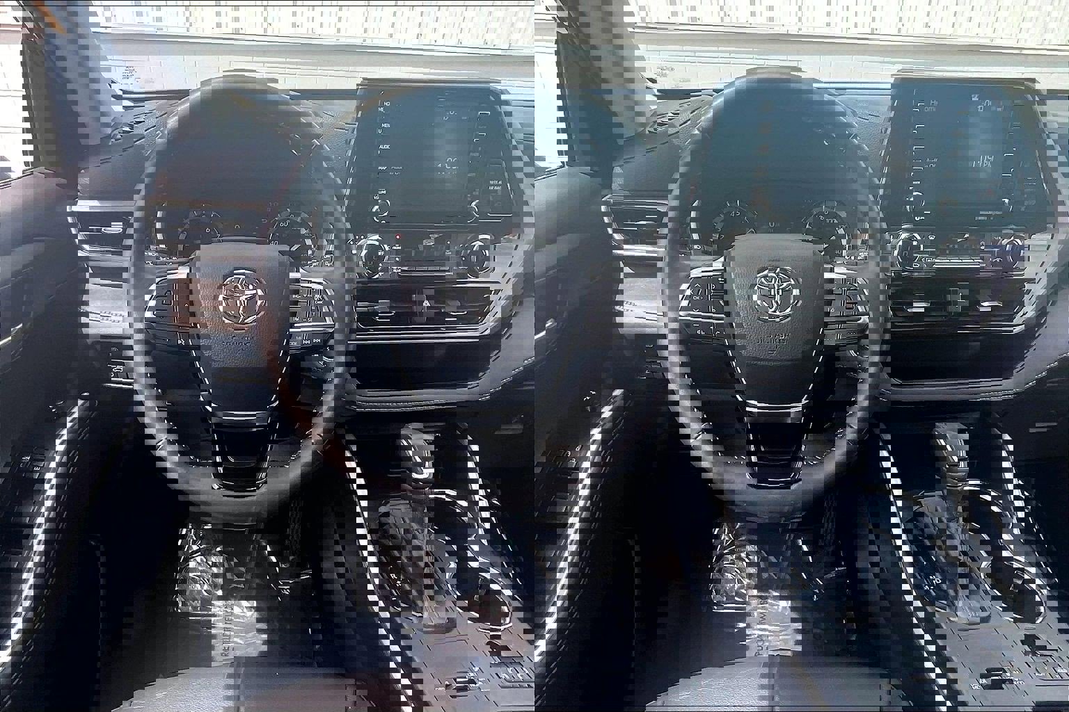 Used 2020 Toyota Highlander XLE FWD image 6