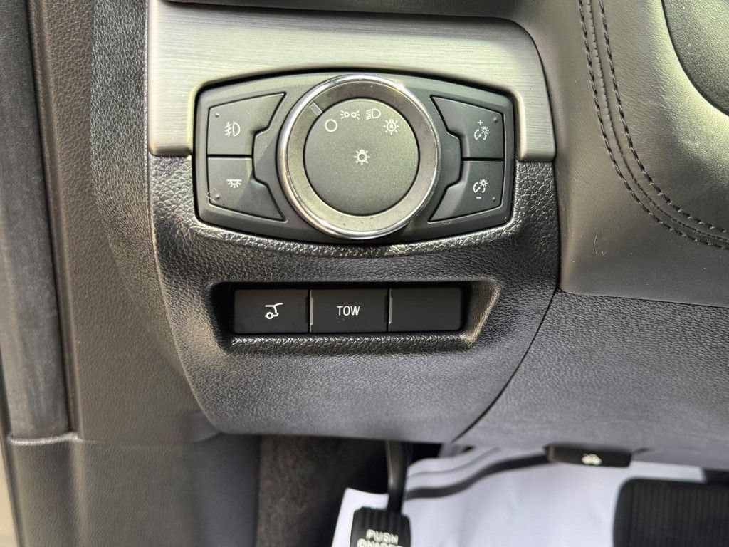 Used 2018 Ford Explorer Platinum AWD/4WD image 27