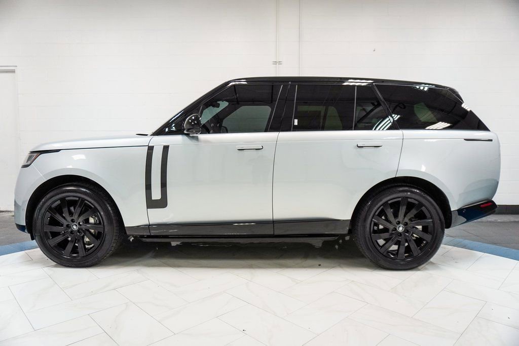 Used 2023 Land Rover Range Rover SE image 8