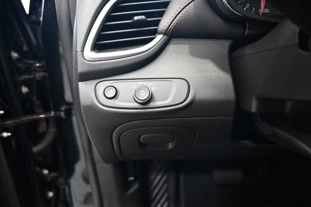 Used 2020 Chevrolet Trax LS AWD/4WD image 21