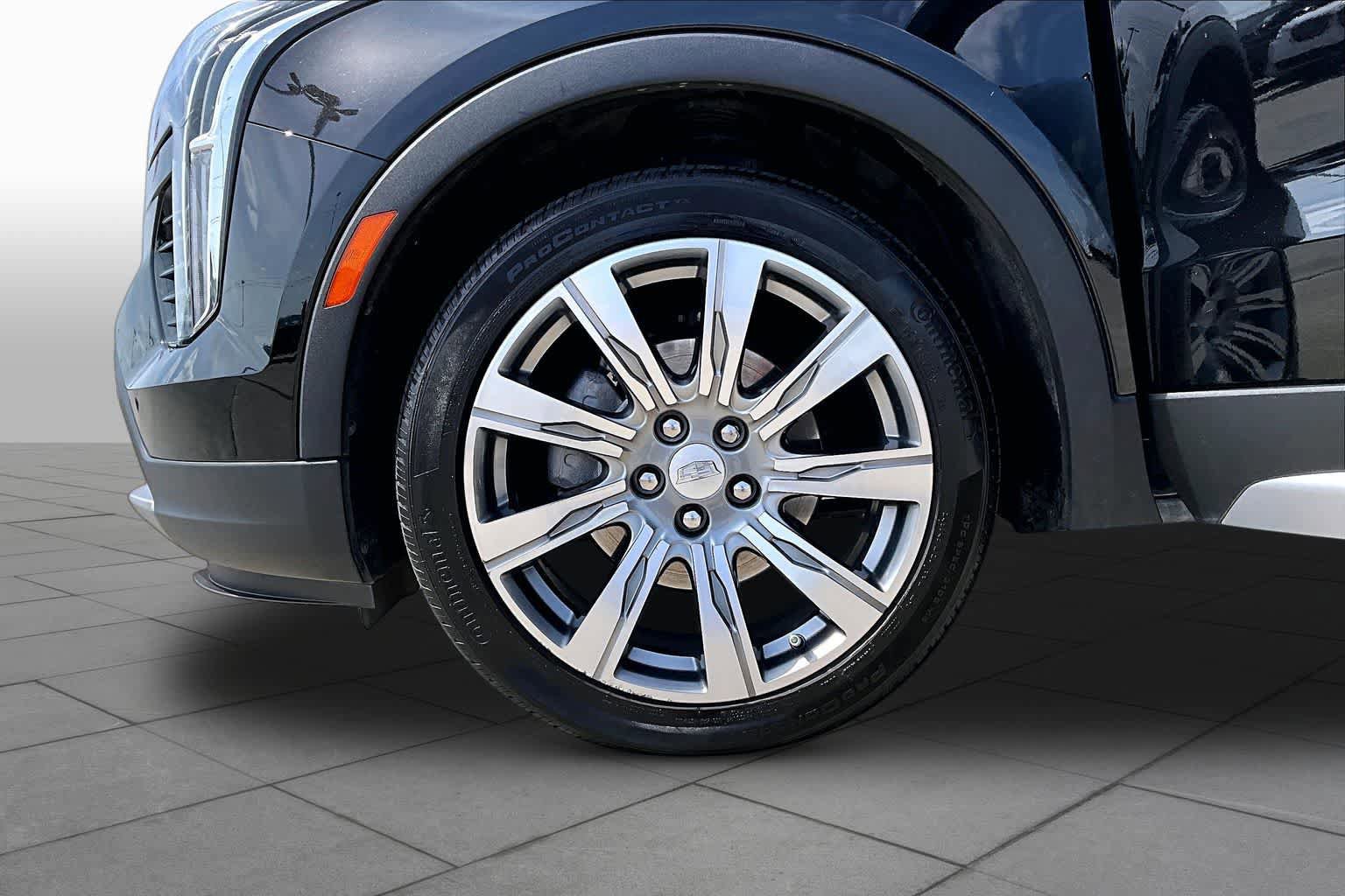 Used 2023 Cadillac XT4 Premium Luxury w/ Cold Weather Package FWD image 10