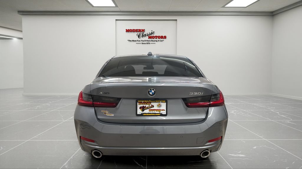 Used 2025 BMW 330i xDrive Sedan AWD/4WD image 4
