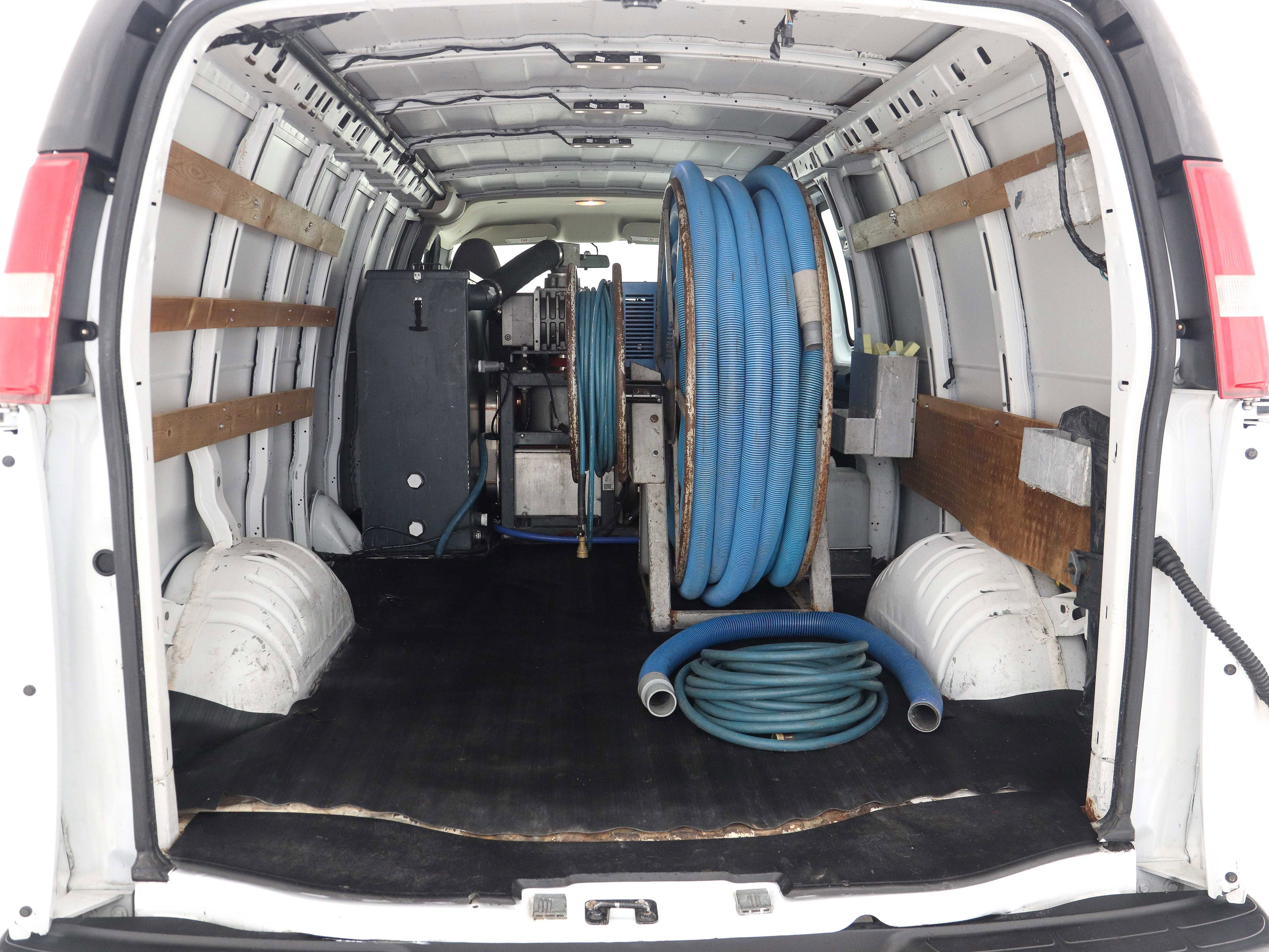 Used 2017 Chevrolet Express 2500 Extended RWD image 11