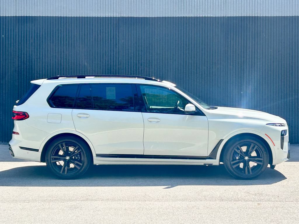 Used 2023 BMW X7 xDrive40i w/ M Sport Package AWD/4WD image 7