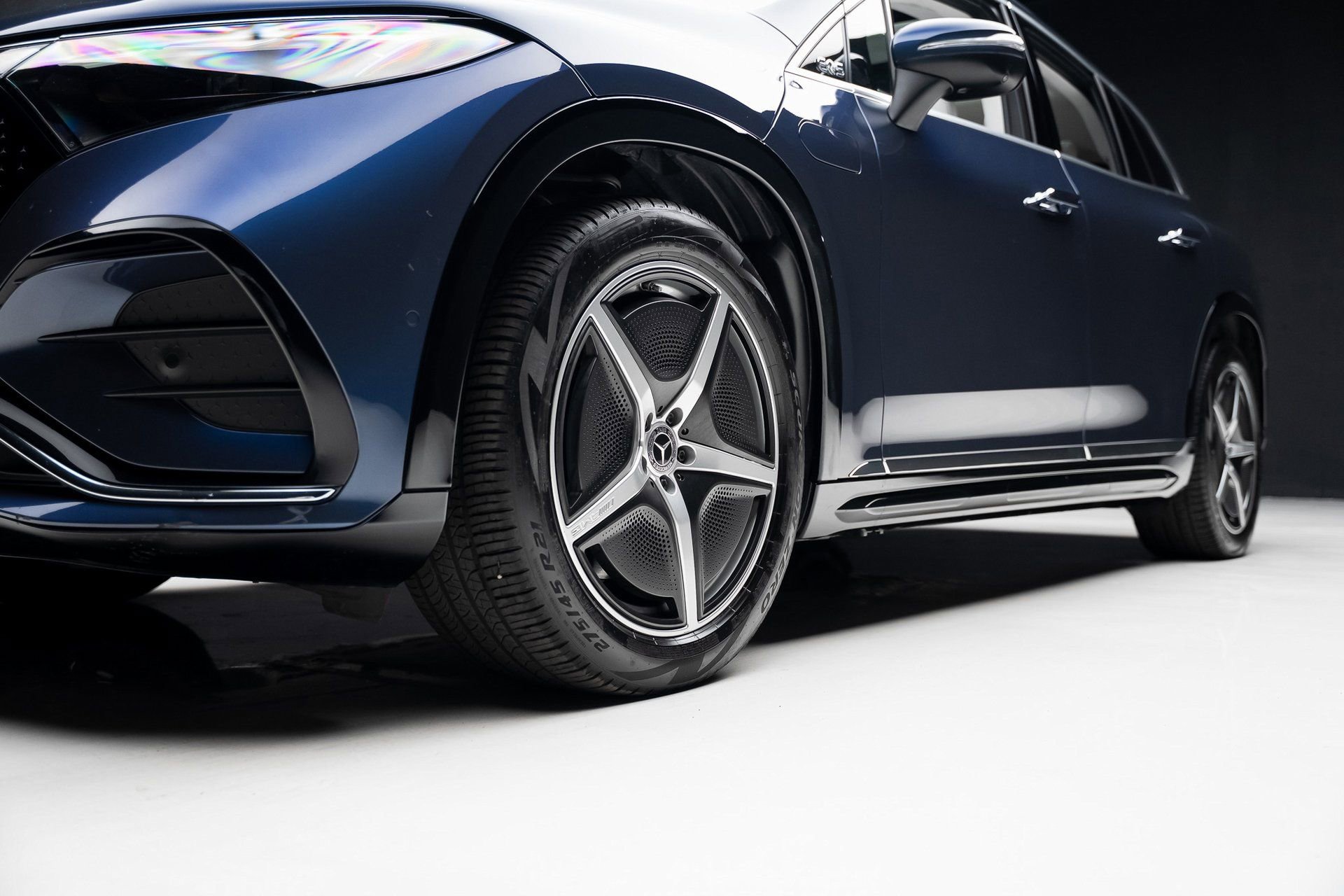 Used 2023 Mercedes-Benz EQS 450+ 4MATIC SUV w/ AMG Line Exterior Package image 71