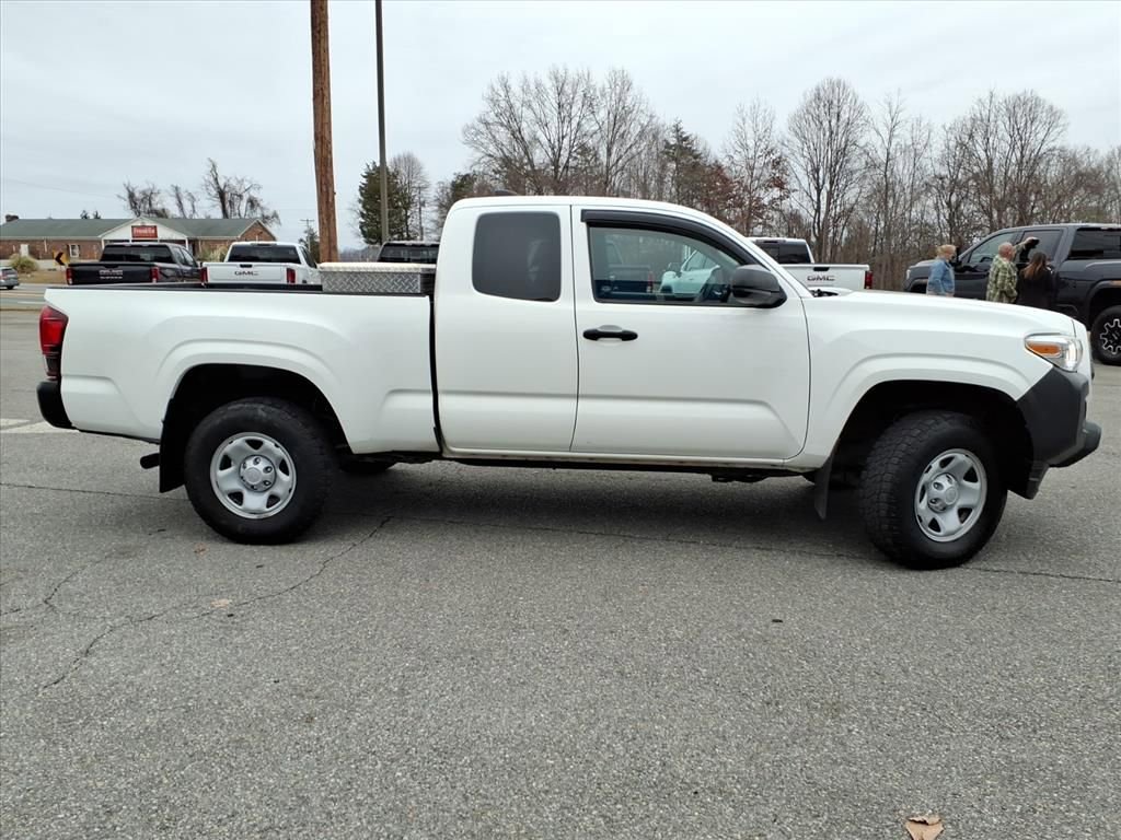 Used 2020 Toyota Tacoma SR image 3