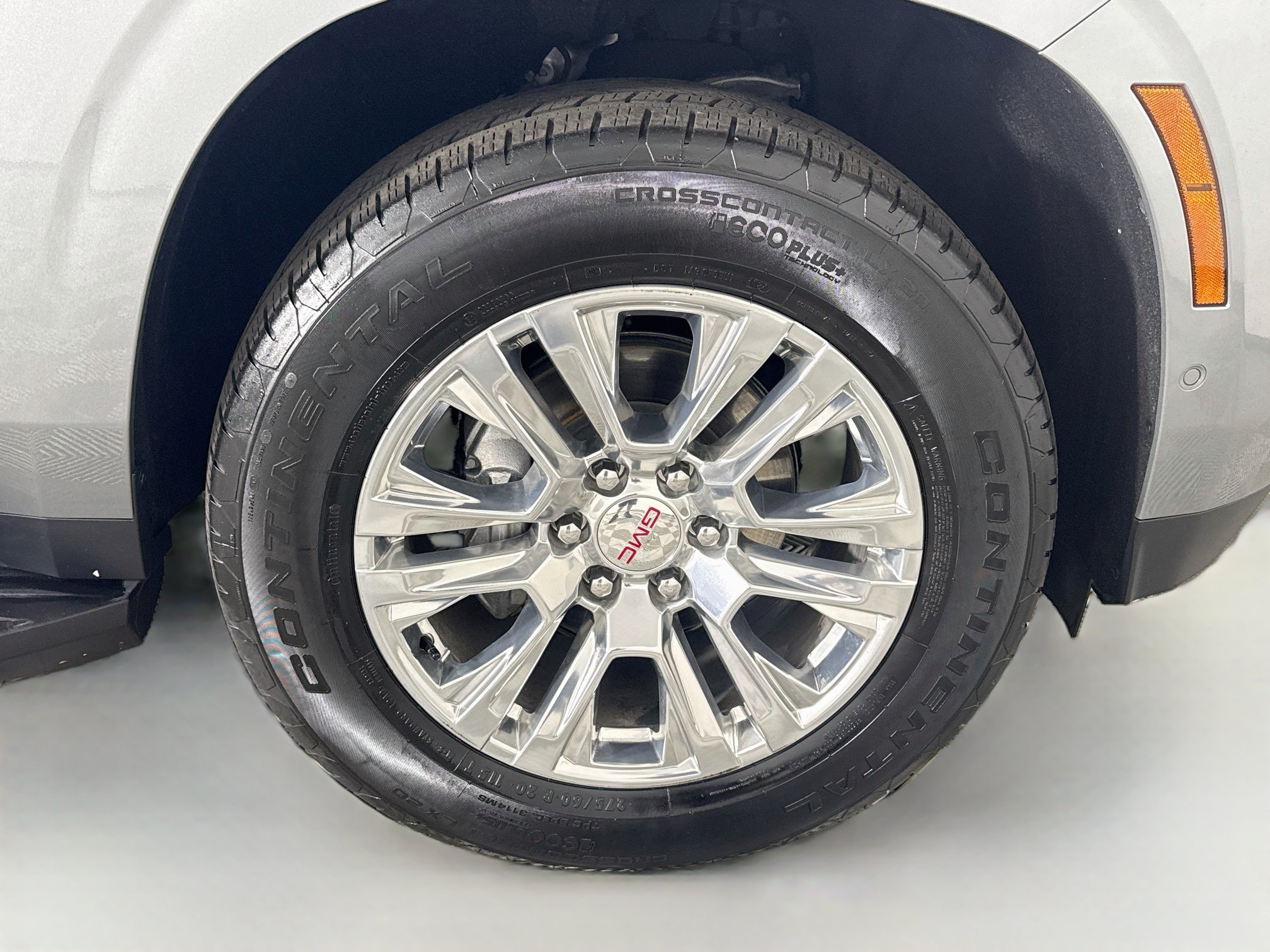 Used 2025 GMC Yukon Denali RWD image 32