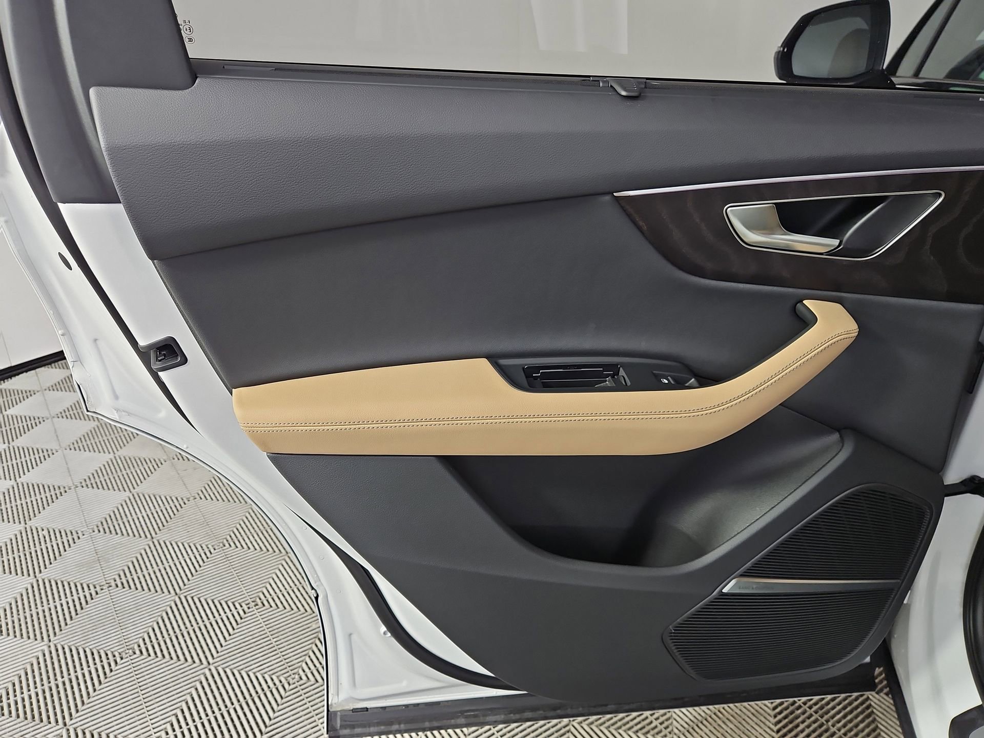 Certified 2025 Audi Q7 2.0T Premium Plus w/ Premium Plus Package image 47