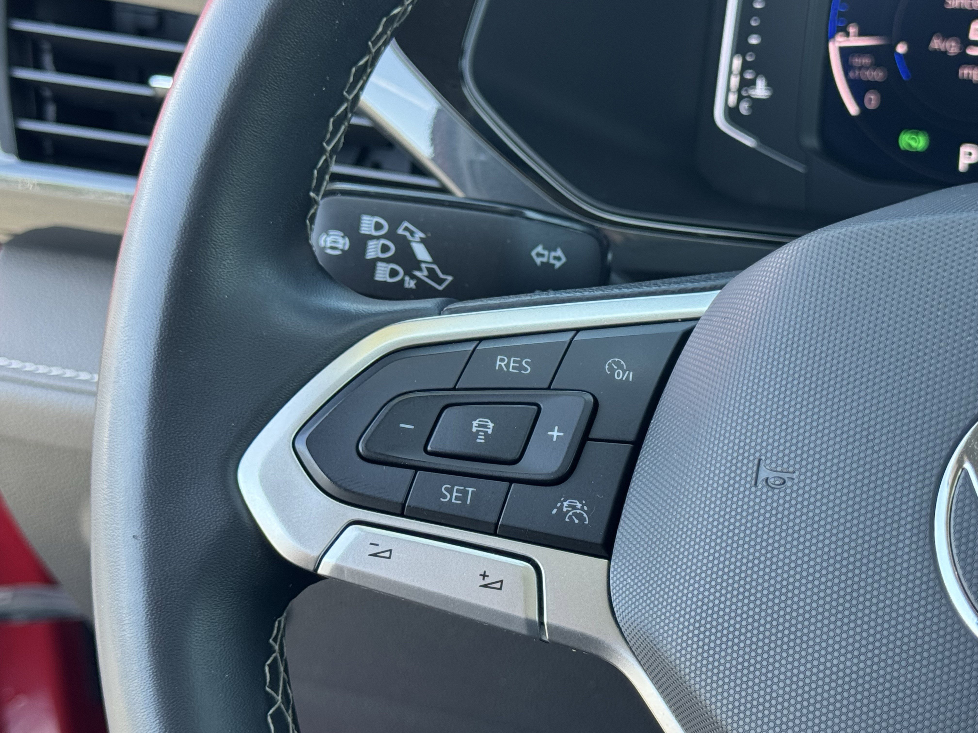 Used 2022 Volkswagen Taos SEL w/ Panoramic Sunroof Package image 20