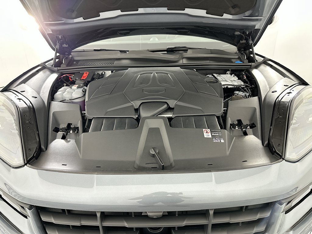 New 2026 Porsche Cayenne AWD/4WD image 31