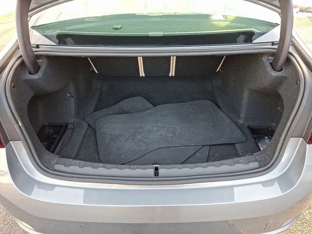 Used 2023 BMW 330i xDrive Sedan w/ Premium Package image 29