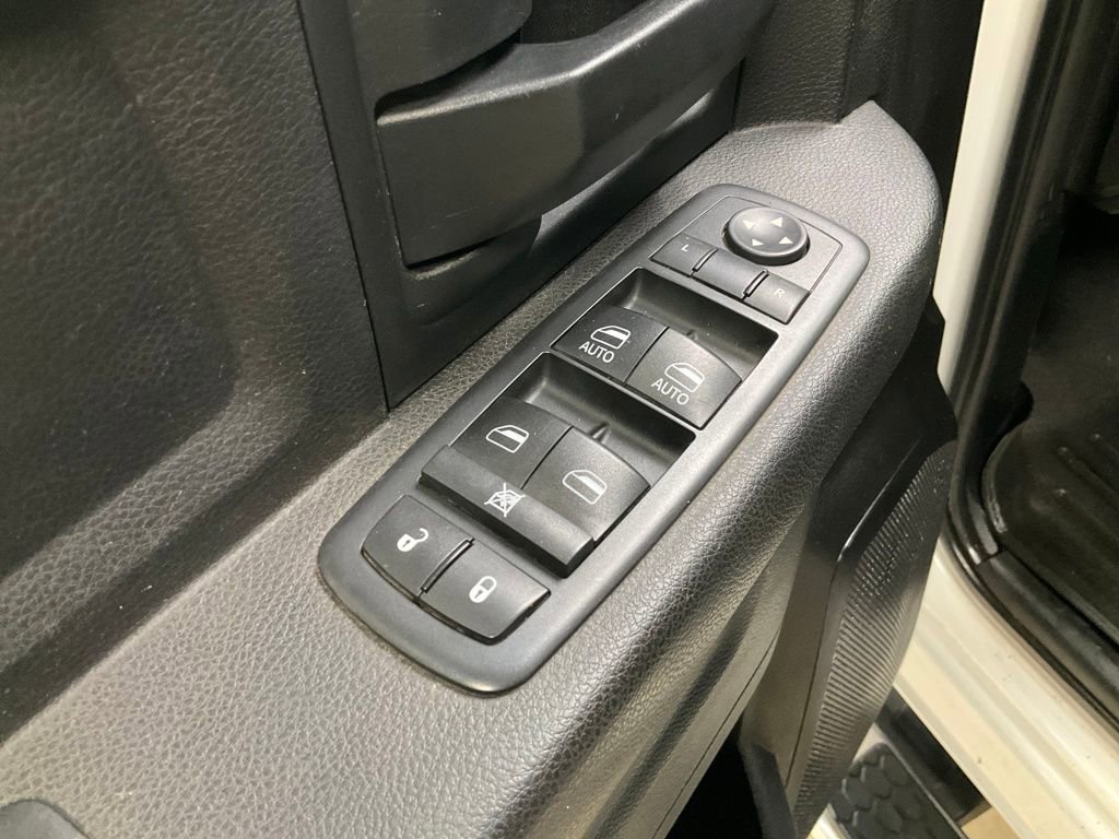 Used 2017 RAM 2500 Tradesman w/ Chrome Appearance Group image 15