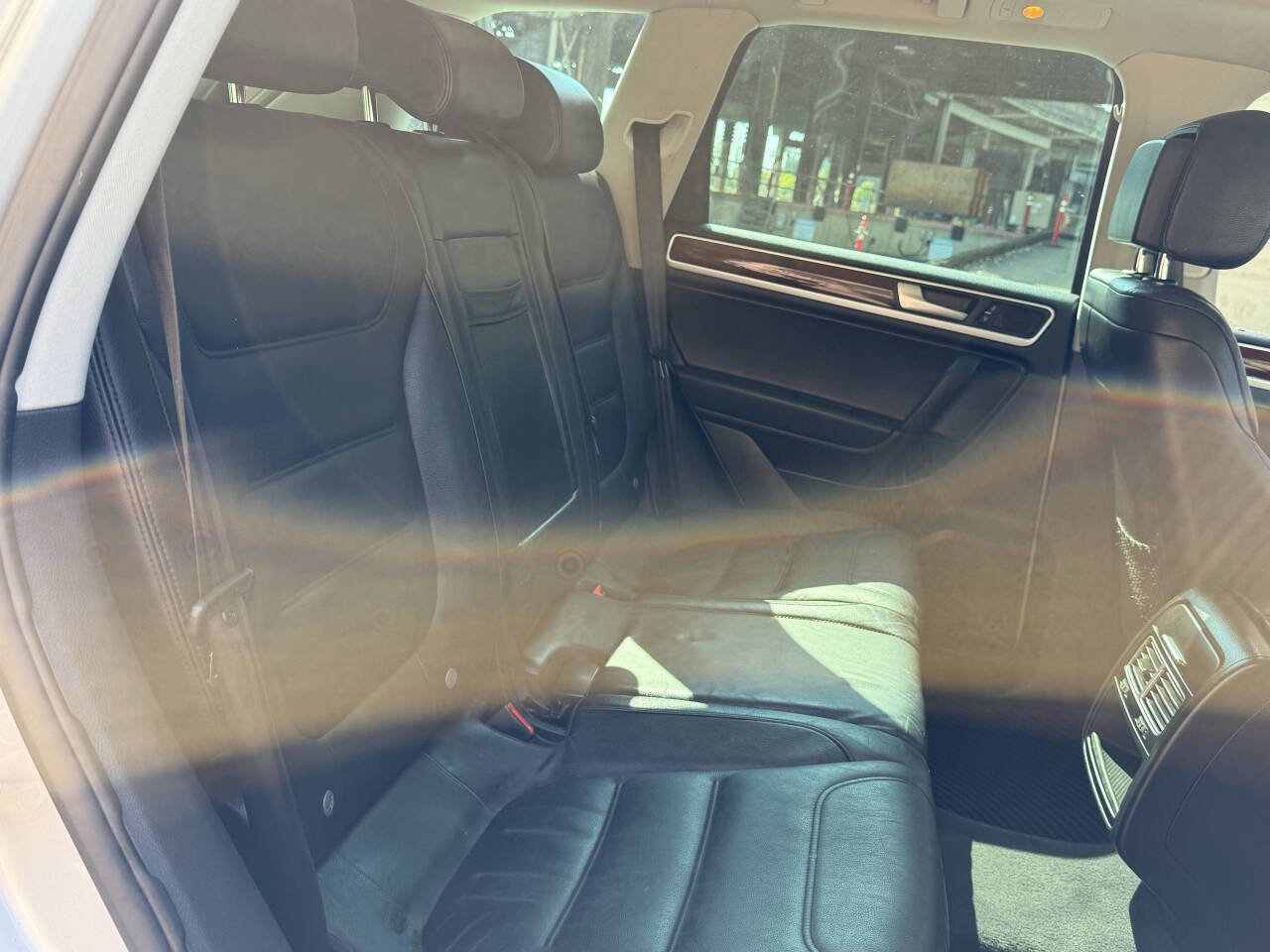 Used 2012 Volkswagen Touareg Sport image 14