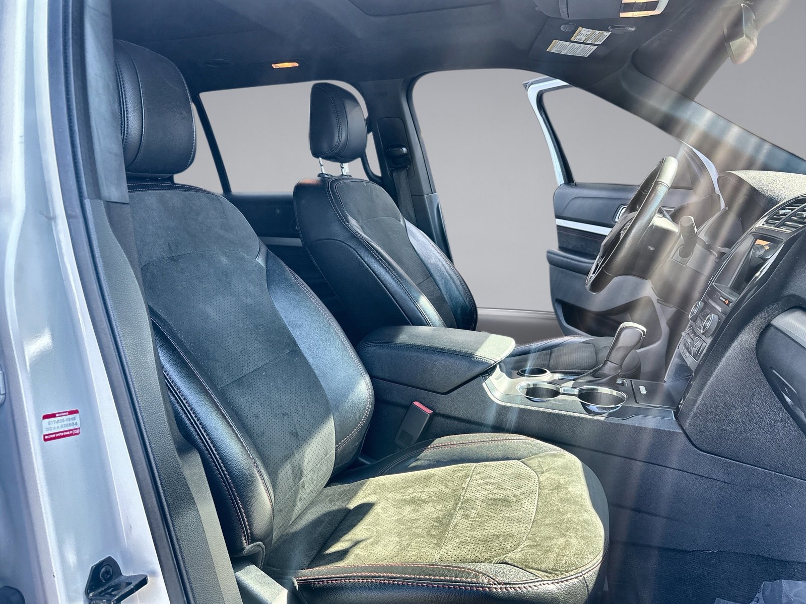 Used 2018 Ford Explorer XLT w/ Equipment Group 202A image 36