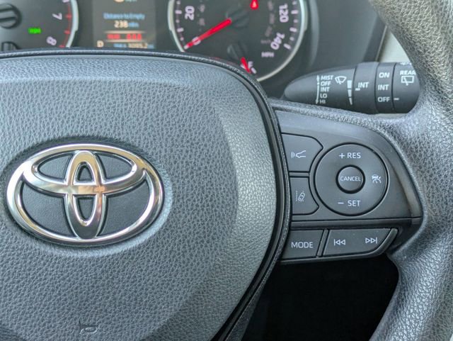 Used 2020 Toyota RAV4 XLE image 20