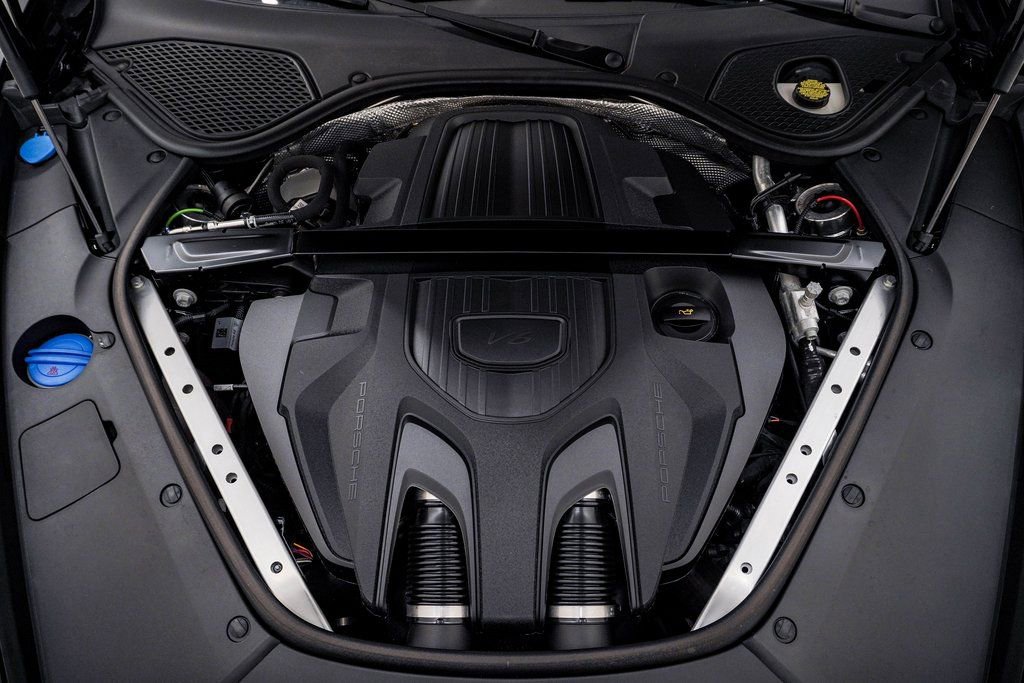 Used 2025 Porsche Panamera 4 image 27