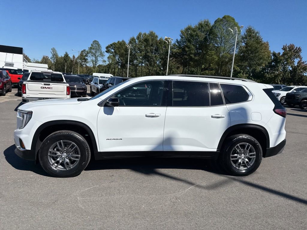 Used 2025 GMC Acadia Elevation FWD image 2