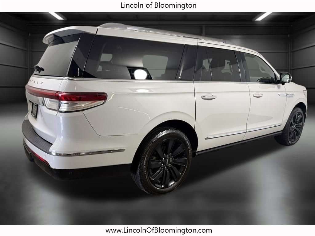 Certified 2024 Lincoln Navigator L Reserve AWD/4WD image 8