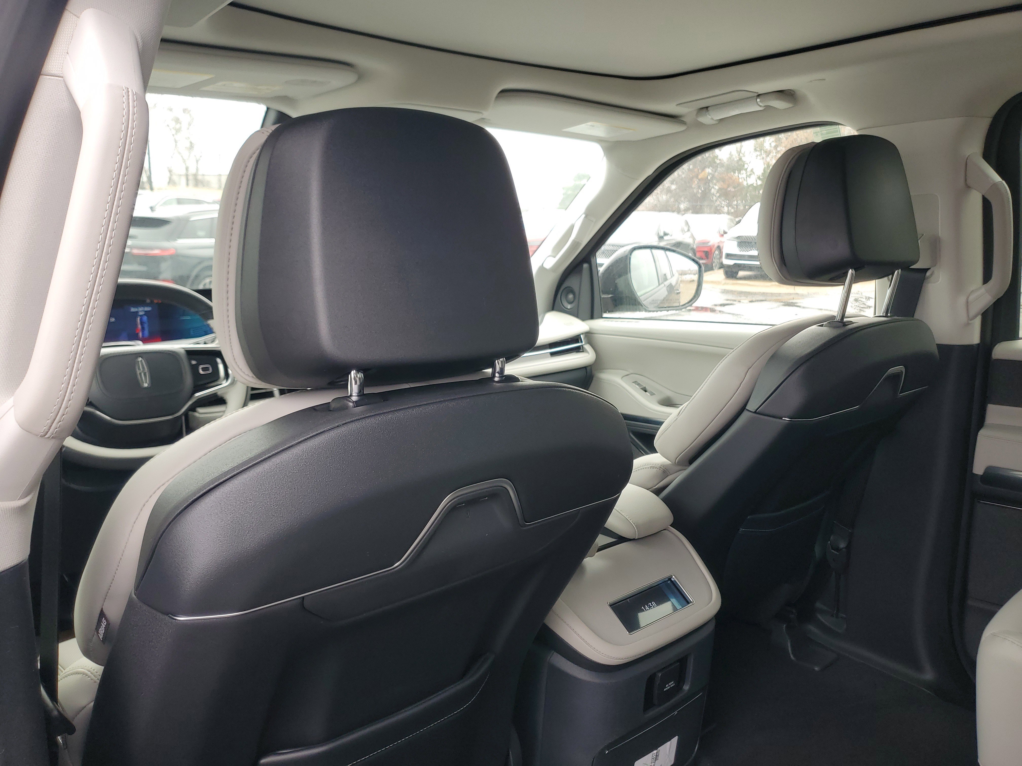 New 2026 Lincoln Navigator Reserve w/ Jet Appearance Package image 28