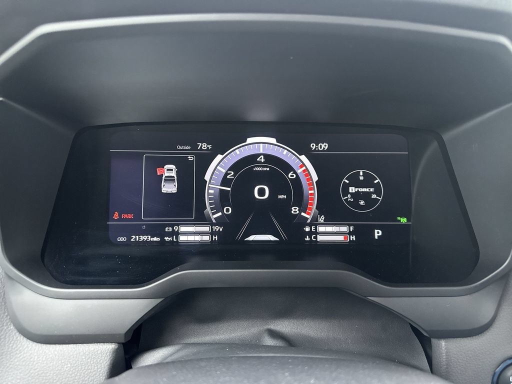 Used 2025 Toyota Tundra Limited AWD/4WD image 11