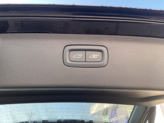 New 2026 Volvo XC90 B5 Plus w/ Protection Package Premier AWD/4WD image 13