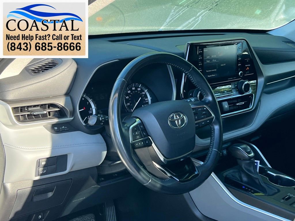 Used 2021 Toyota Highlander XLE AWD/4WD image 8