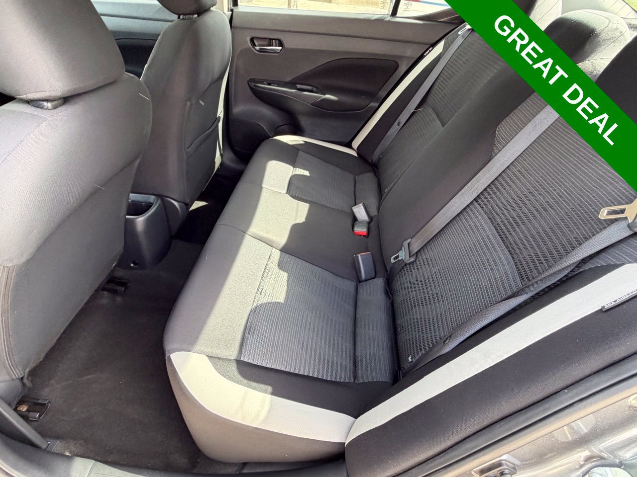 Used 2021 Nissan Versa SV FWD image 31
