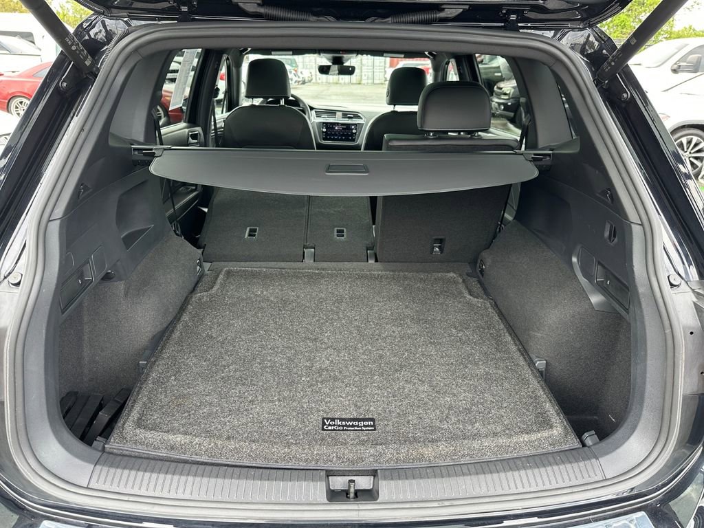 Used 2022 Volkswagen Tiguan SEL R-Line image 28