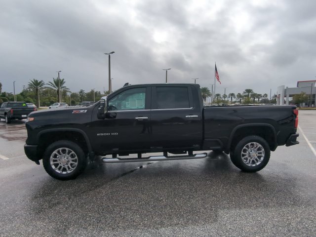 Used 2025 Chevrolet Silverado 2500 LT w/ Z71 Chrome Sport Edition AWD/4WD image 7
