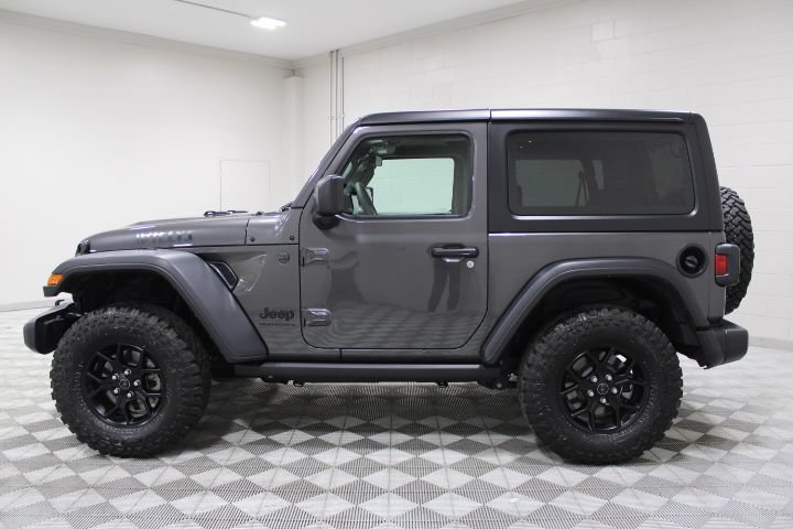 Used 2024 Jeep Wrangler Sport AWD/4WD image 8