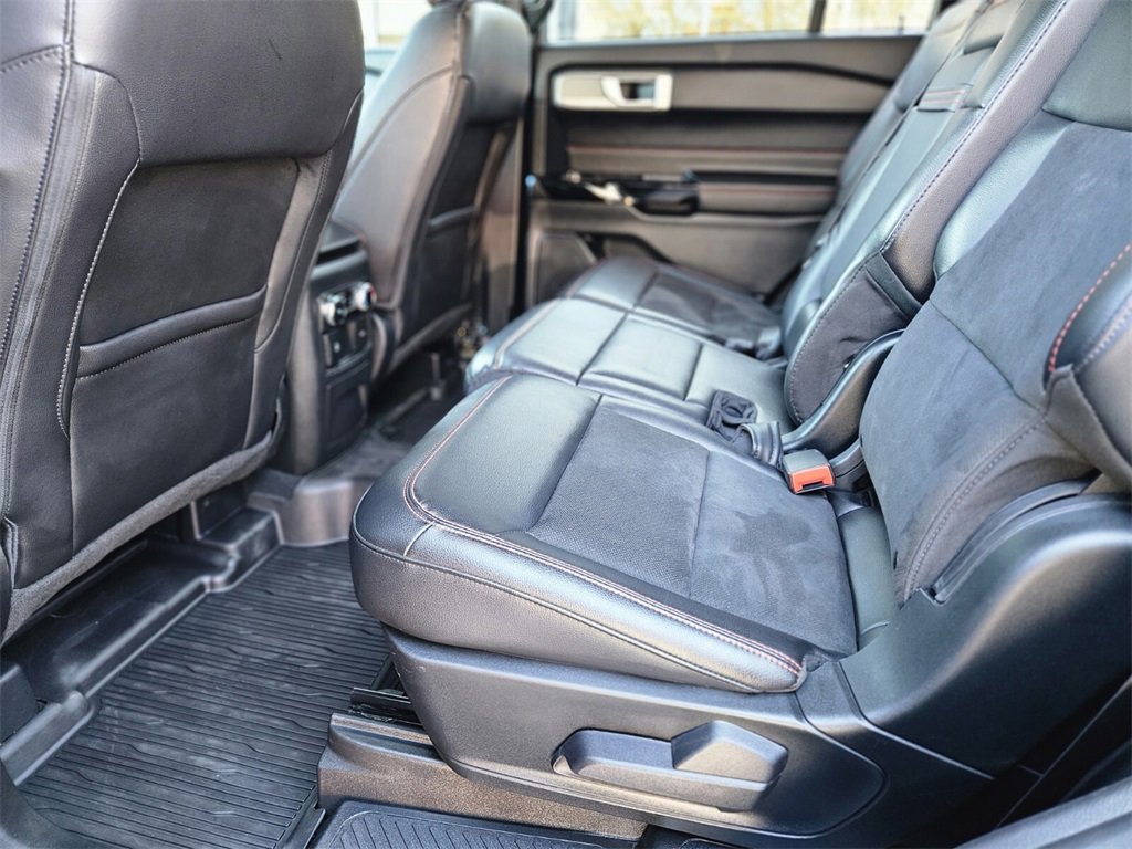 Used 2023 Ford Explorer ST-Line image 13