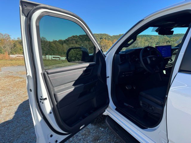 Used 2026 Toyota Sequoia TRD Pro AWD/4WD image 16