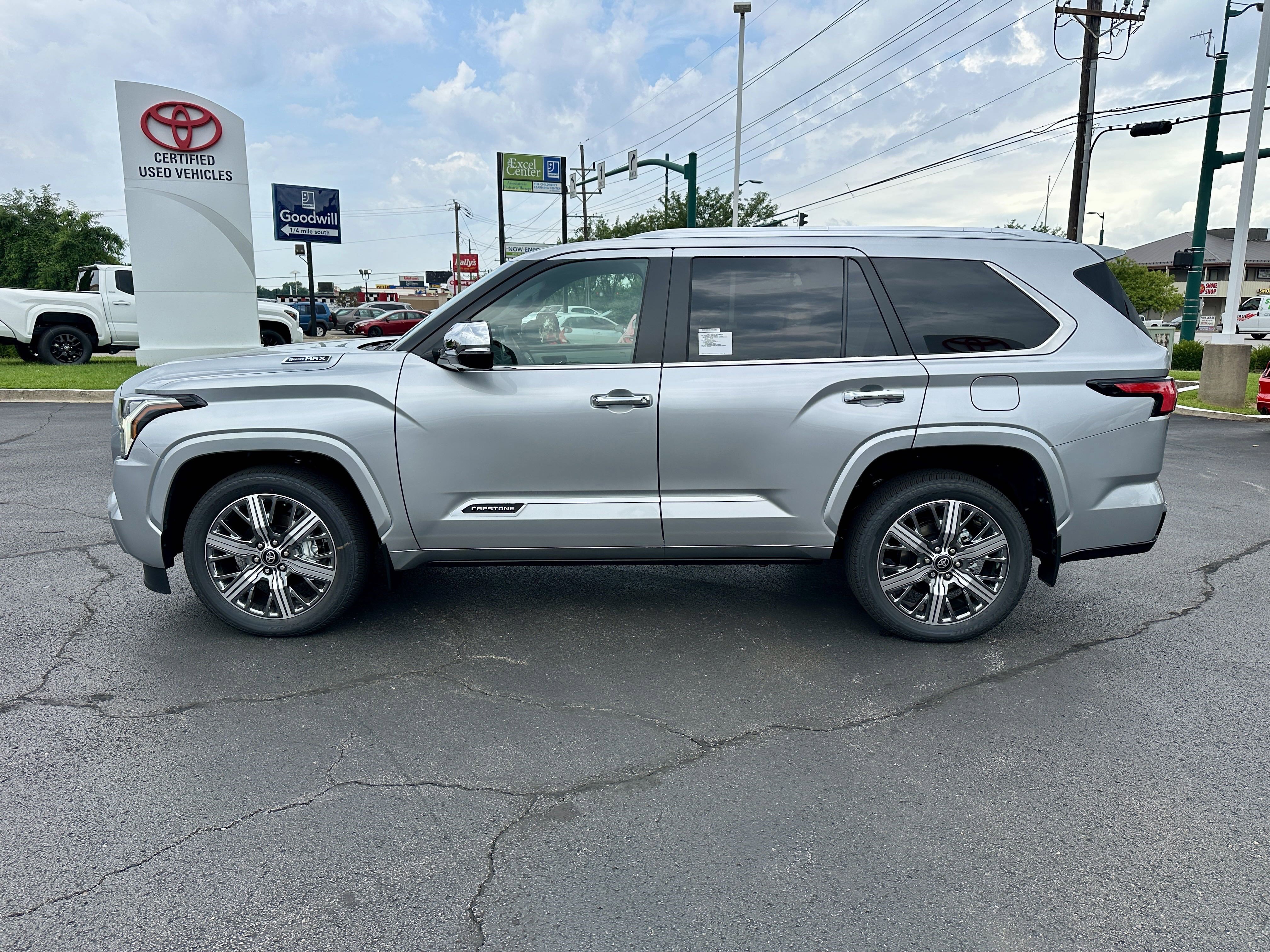 Used 2025 Toyota Sequoia Capstone image 16