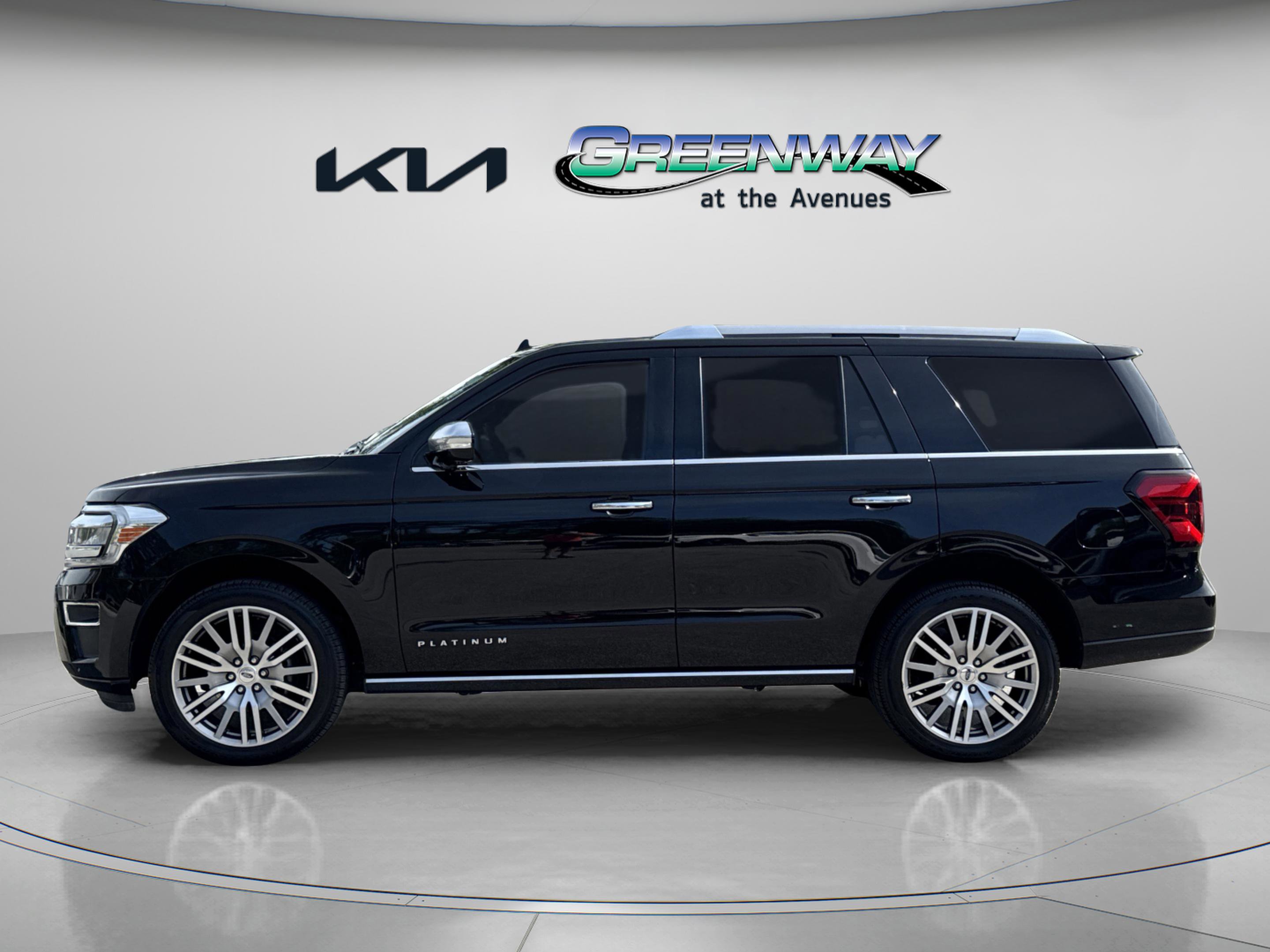 Used 2022 Ford Expedition Platinum AWD/4WD image 3
