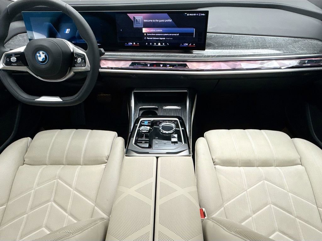 Certified 2024 BMW i7 xDrive60 image 13