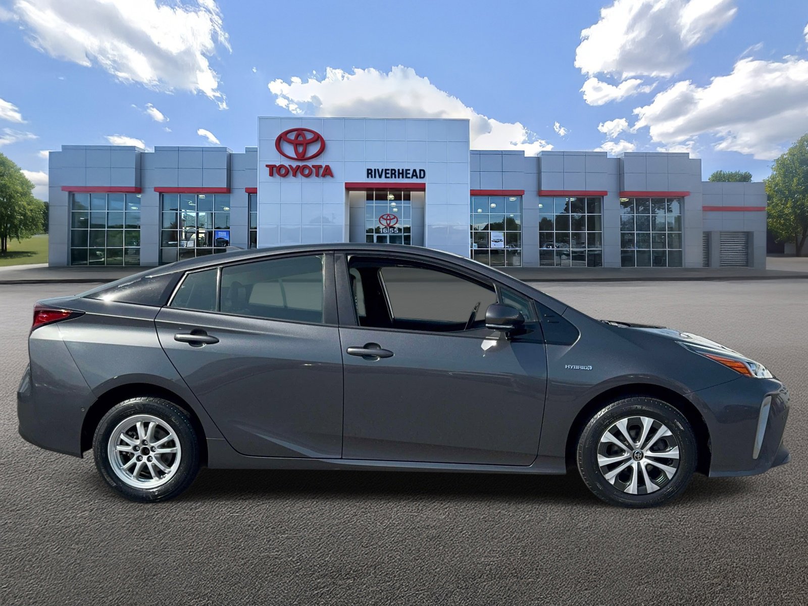 Used 2019 Toyota Prius XLE w/ Advanced Technology Package image 3