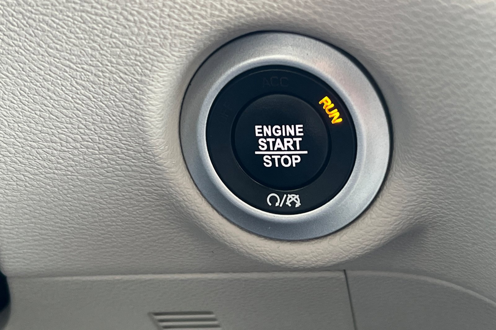 Used 2020 Chrysler Pacifica Touring-L Plus w/ Tire & Wheel Group image 24