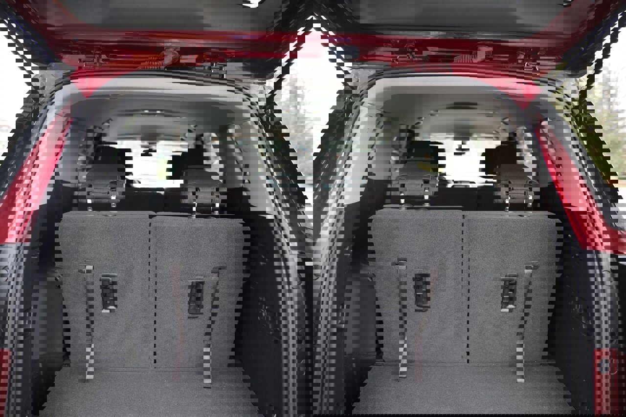 Used 2018 GMC Acadia SLE w/ LPO, Floor Liner Package image 18