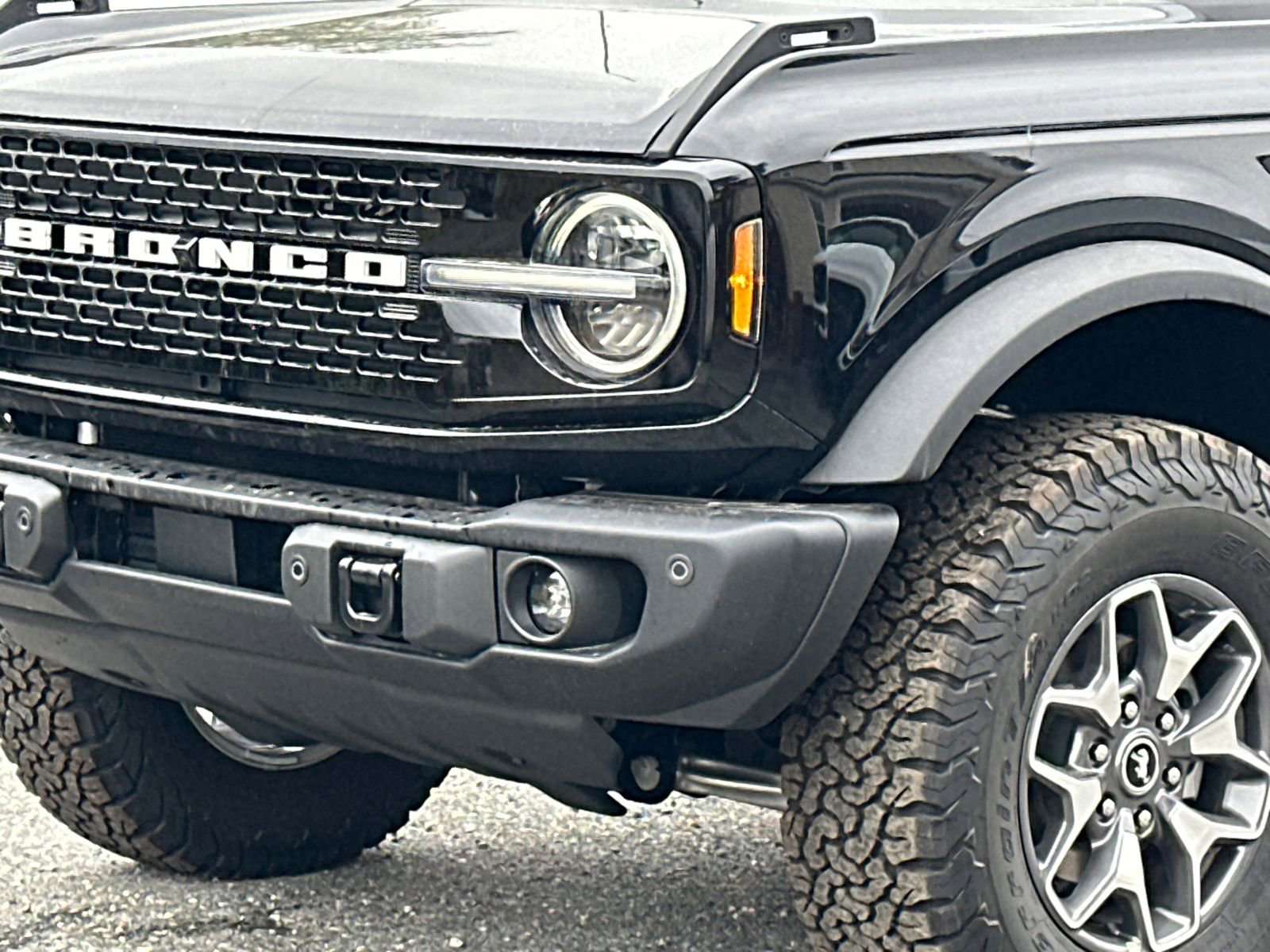 New 2025 Ford Bronco Badlands AWD/4WD image 2