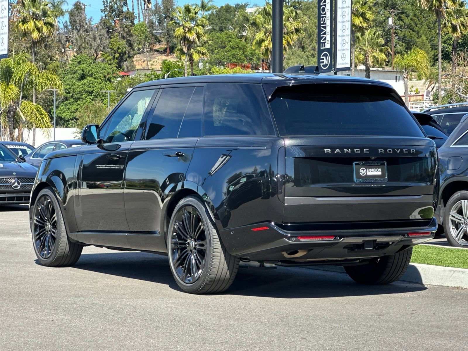 Used 2024 Land Rover Range Rover SE image 5