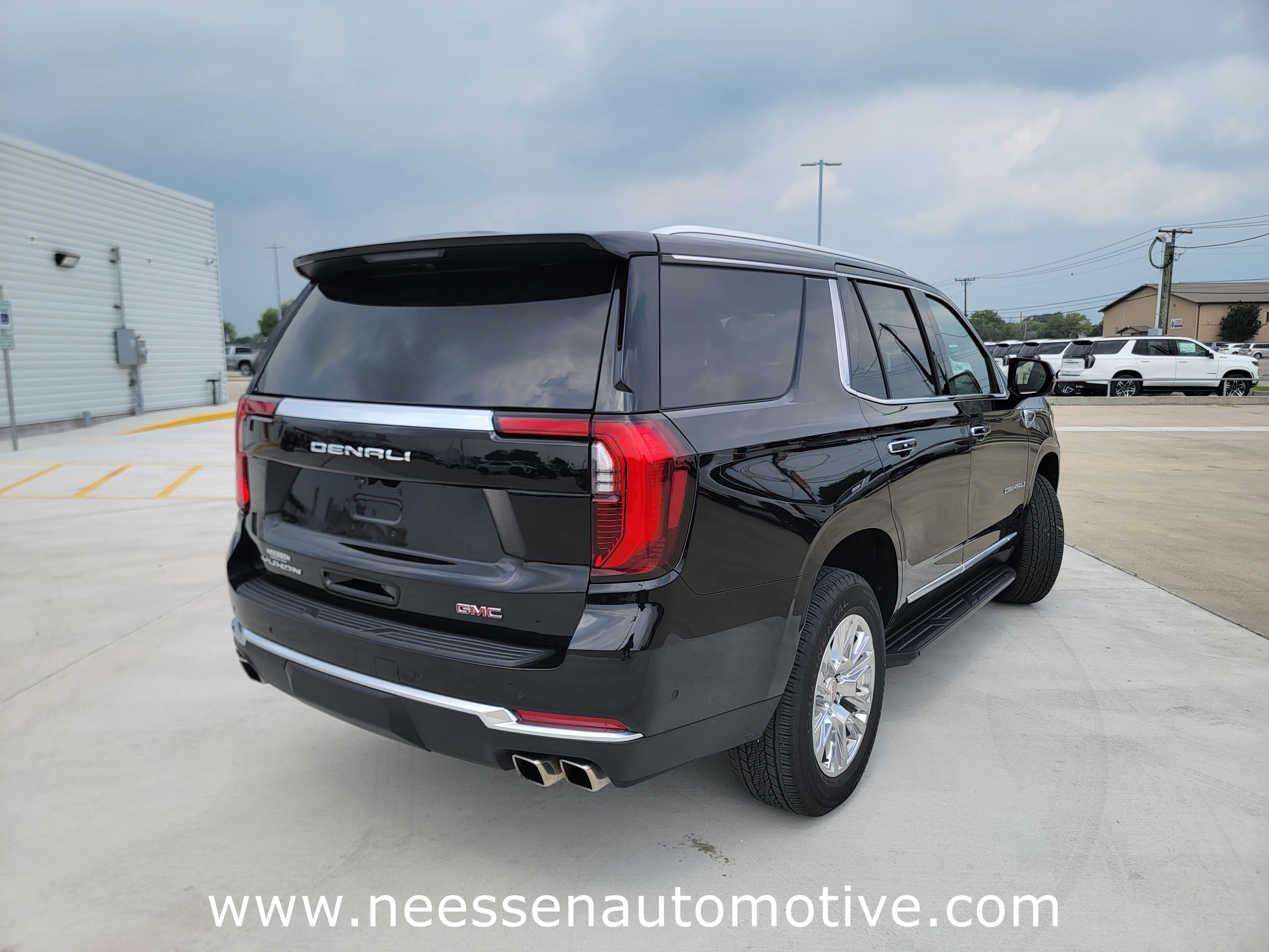 Used 2025 GMC Yukon Denali AWD/4WD image 16