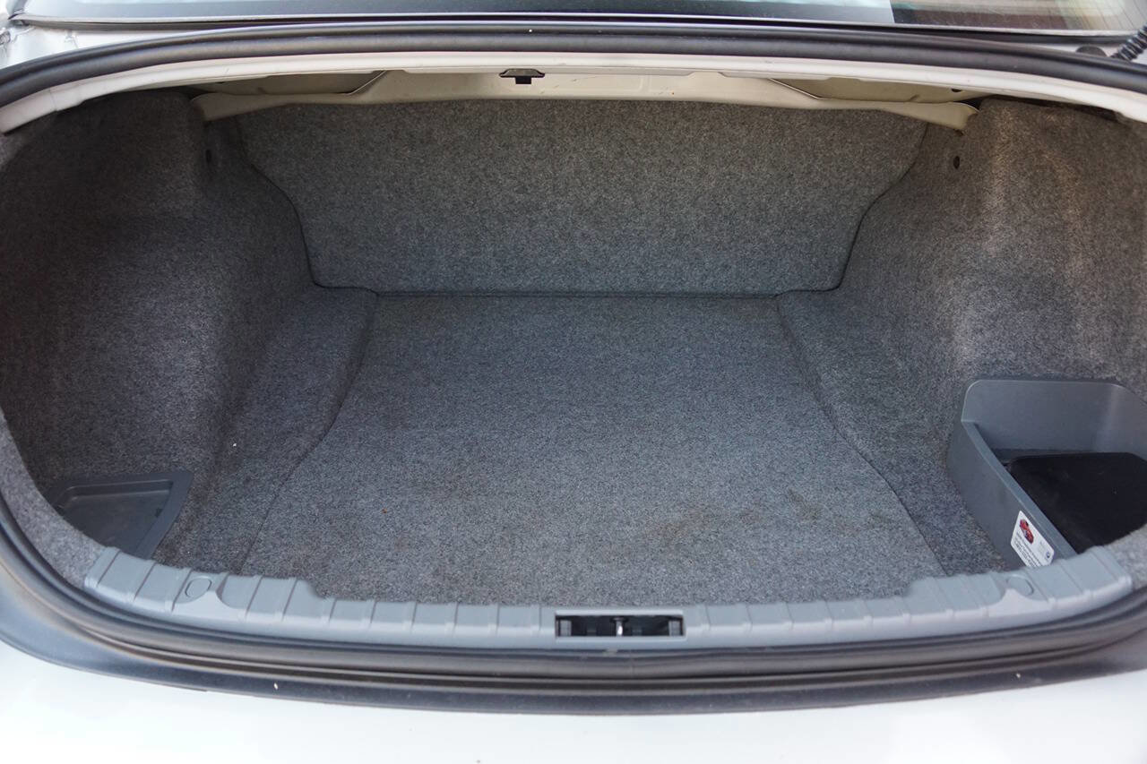 Used 2011 BMW 328i xDrive Sedan image 40