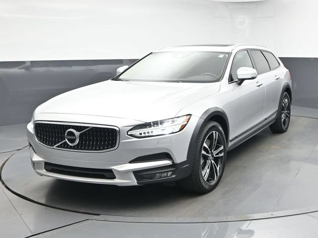 Used 2018 Volvo V90 T5 Cross Country w/ Plus Package AWD/4WD image 3