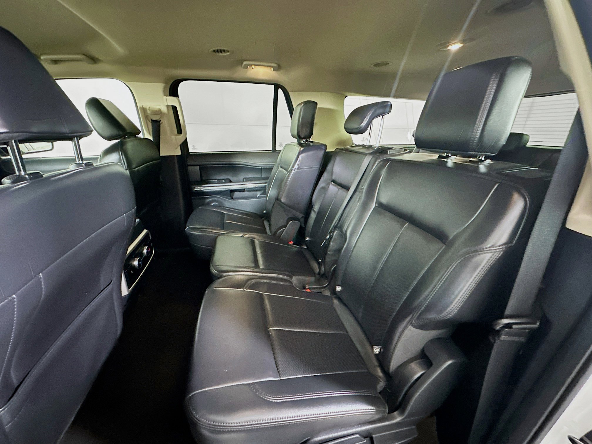 Used 2024 Ford Expedition Max XLT image 28