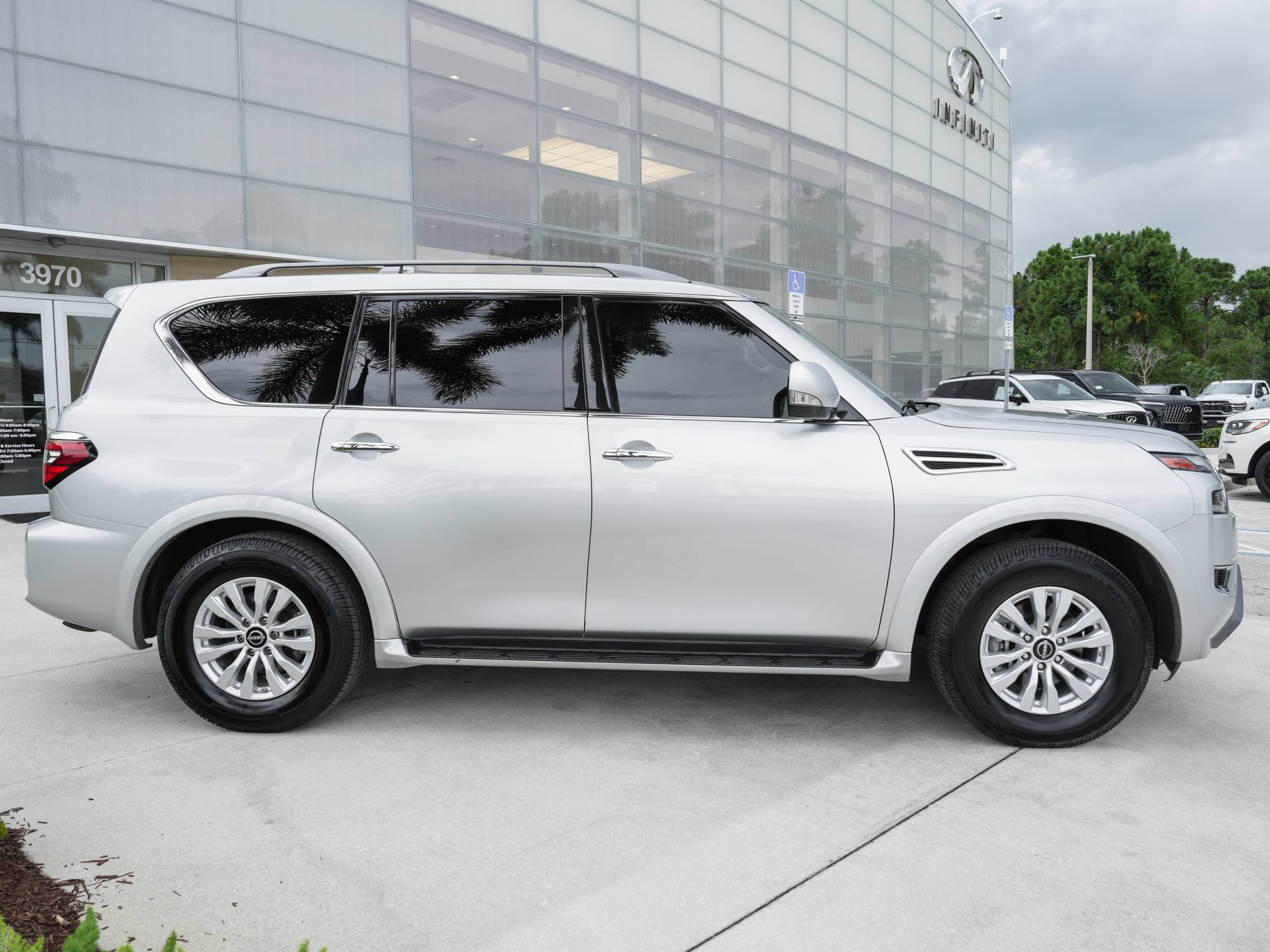 Used 2023 Nissan Armada SV w/ Cargo Package AWD/4WD image 27