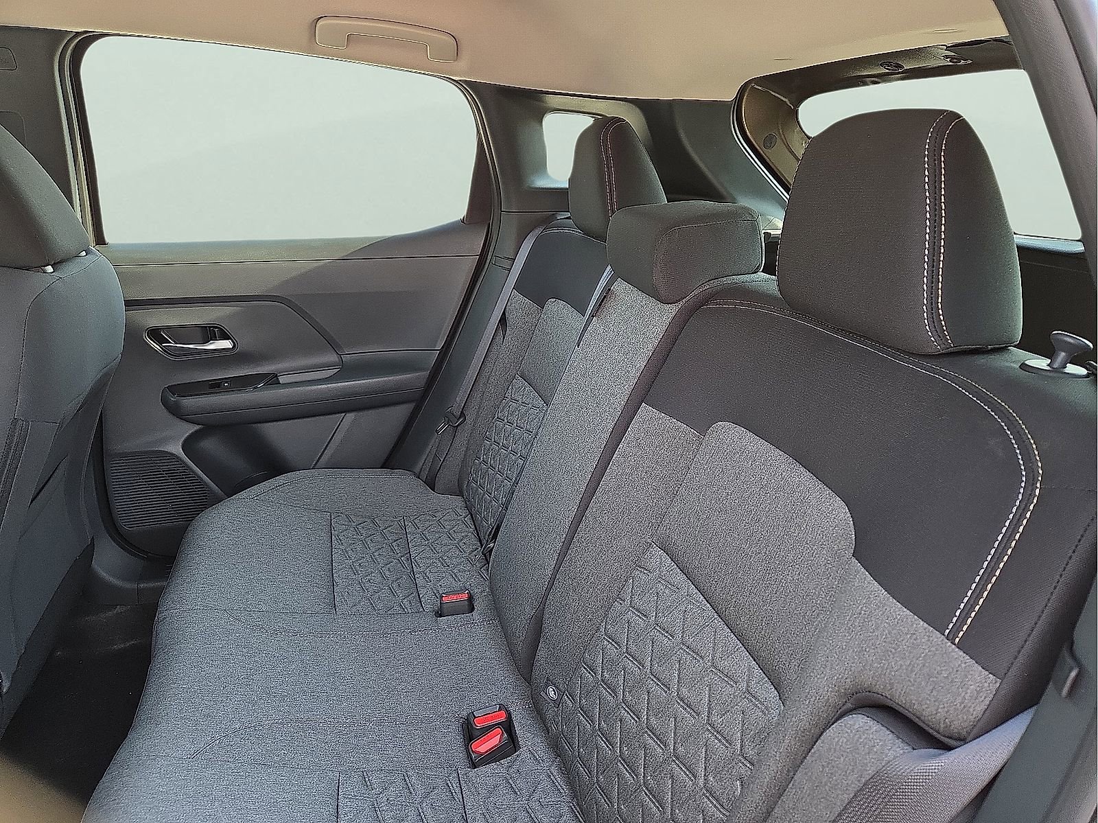 New 2026 Nissan Kicks SV w/ Illumination Package image 9