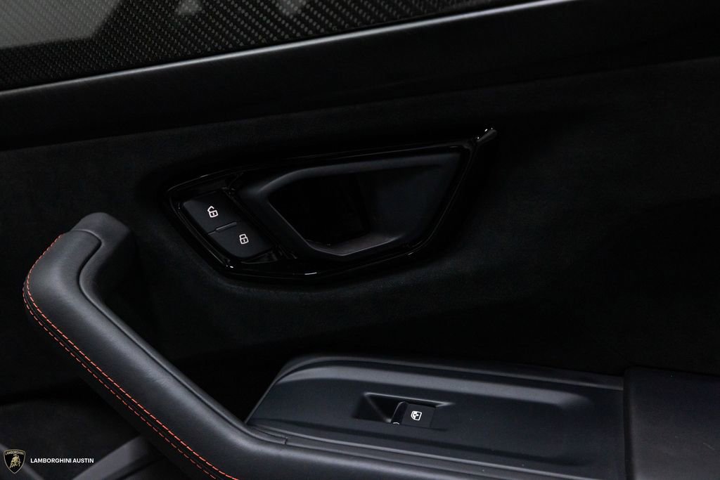 Used 2023 Lamborghini Urus Performante AWD/4WD image 47