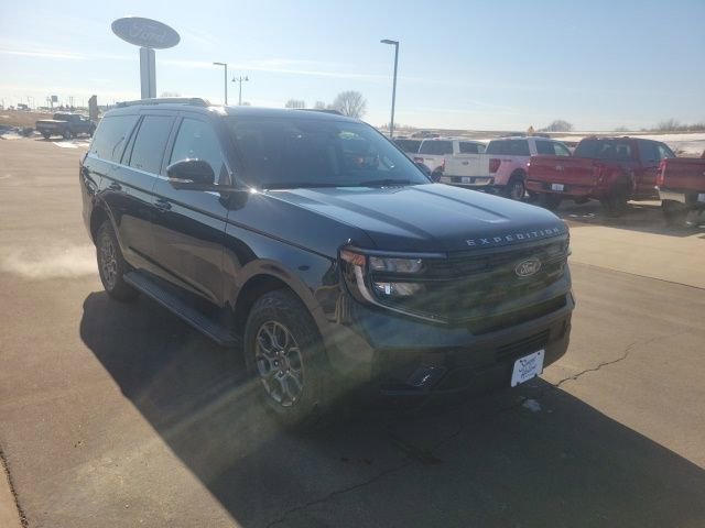 New 2026 Ford Expedition Active image 7